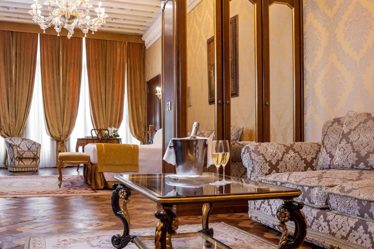 Hotel Ai Reali - Small Luxury Hotels Of The World Venezia Esterno foto
